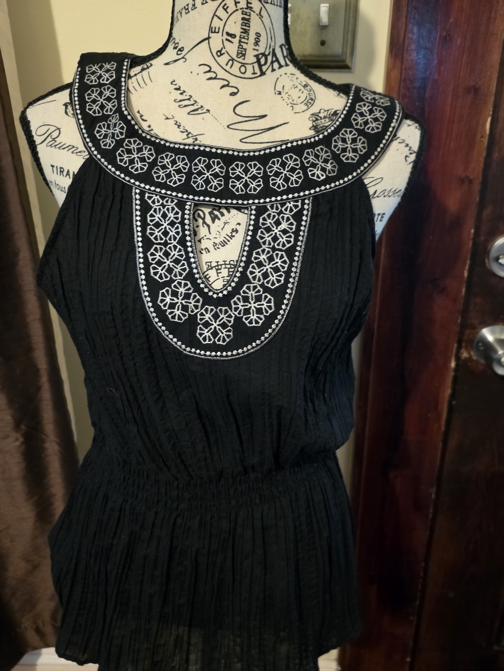 Cato's Embroidered Sleeveless Top Large